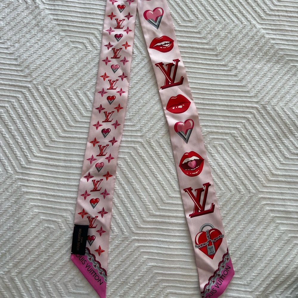 Louis Vuitton scarf